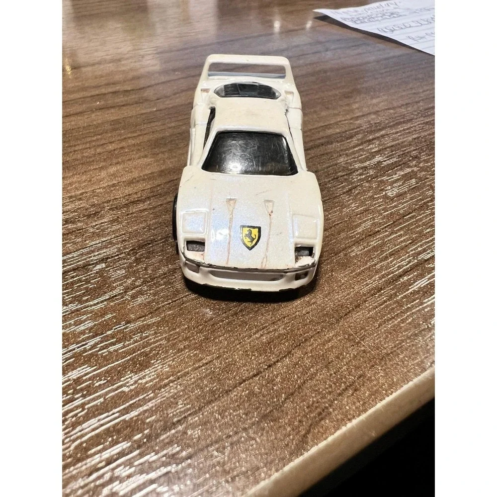 1988 HOT WHEELS LAMBORGHINI COUNTACH LP 400S WHITE 1:64 DIECAST 2 3/4